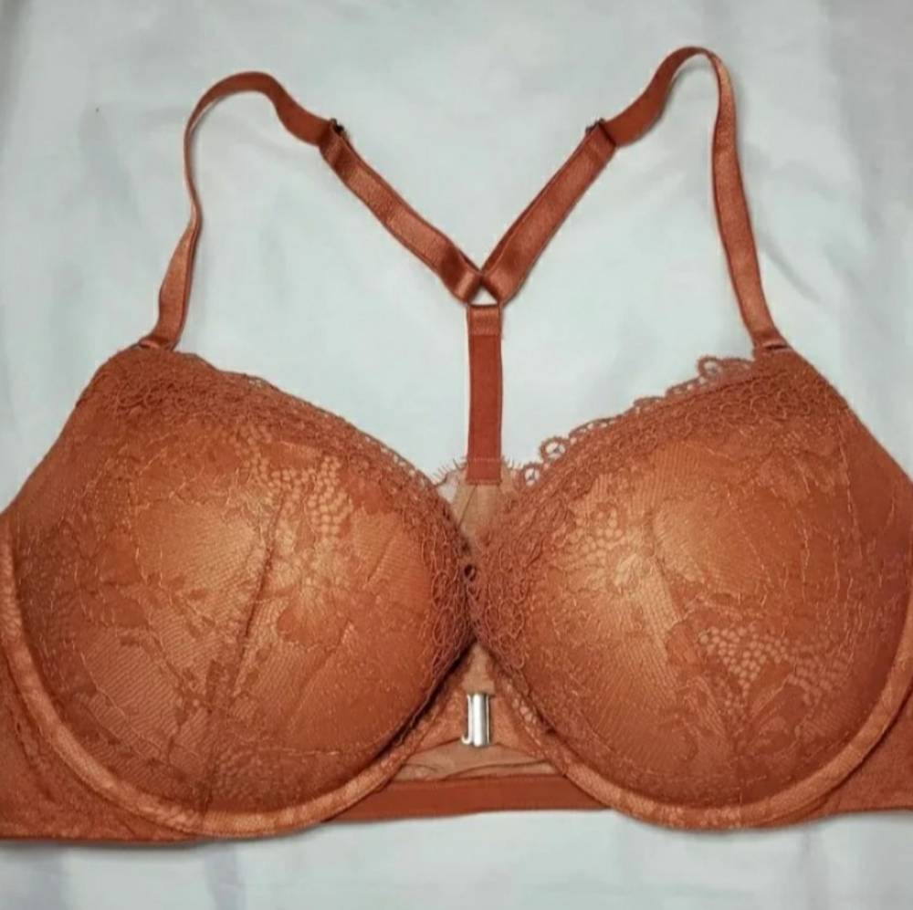 New without tag Victoria's Secret Bra Size 38 D